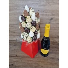 Luxury White & Dark Chocolate Strawberry Bouquet (LARGE BOUQUET WITH 75CL PROSECCO)