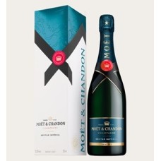 Moët & Chandon Nectar Champagne in luxury gift box