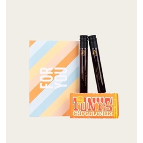 Pampering package 2 wine tubes + Tony's Chocolonely Milk Caramel Sea Salt