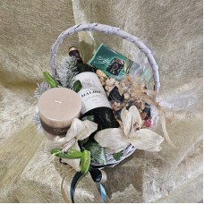 Holiday Cheers Basket