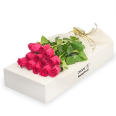 12 pink roses