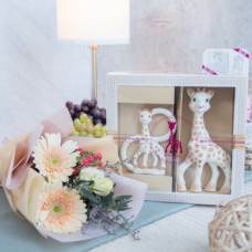 Sophie La Girafe Sophiesticated Teether Gift set with Flower