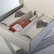 A Kylie Minogue Prosecco Rose Bespoke Wow Gift Set