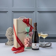 Champagne & Macarons