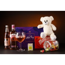 Deluxe Pink Gin, Chocolates and Treats Gift Hamper