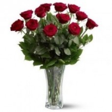 A dozen roses in vase
