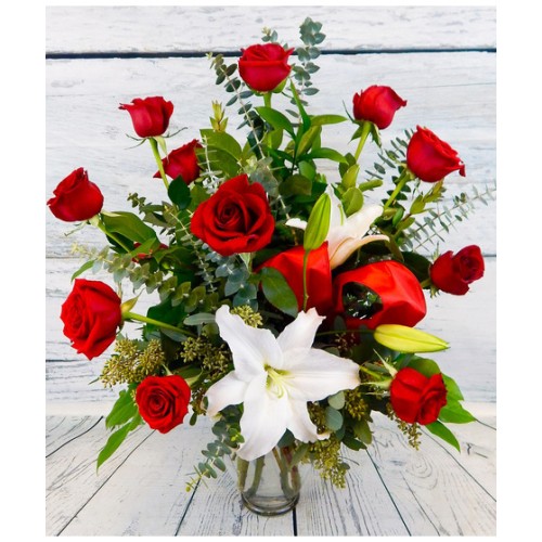 Be Mine
Rose Collection (12 Roses and Lily)