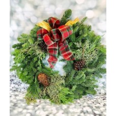 Traditions Evergreen Wreath (Deluxe--Red Berries)