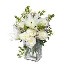 WONDERFUL WHITE BOUQUET OF FLOWERS (Deluxe)