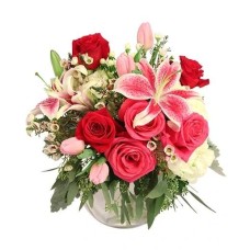 ROMANTIC DAYDREAM VASE ARRANGEMENT (Standard)