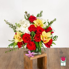 GiftbloomsOlivia Bouquet (Standard)