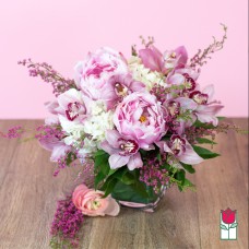 Ocean Villa & Peony Bouquet (Standard)