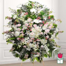 Beretania's Iolani Wreath (Deluxe)
