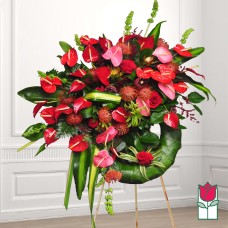 Beretania's Lava Tree Tropical Wreath (Deluxe)