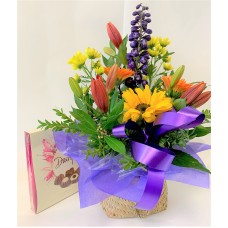 Stunning Sunflower & Mixed Flower Fresh Arrangement Kete Bag