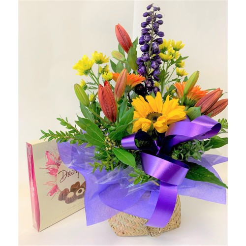 Stunning Sunflower & Mixed Flower Fresh Arrangement Kete Bag