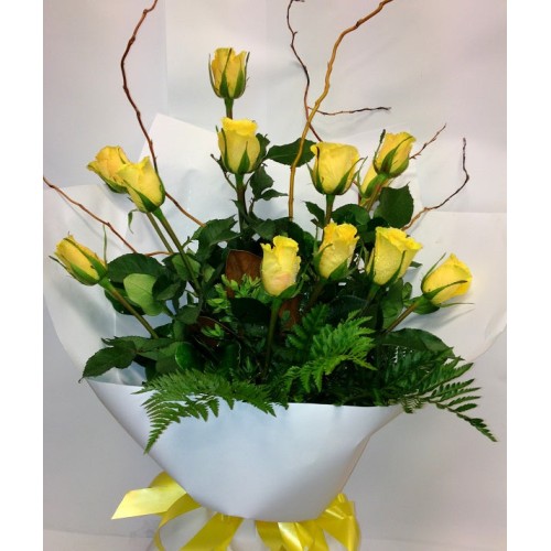 12 Yellow Roses