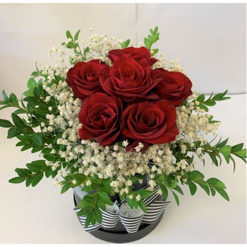 6 Red Roses in Hat Box