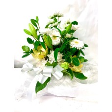 Bright and White Fresh Floral Arrangement
