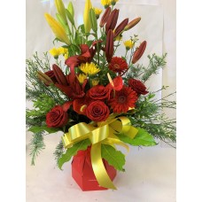 Red & Gold Arrangement in Water Box (Small)