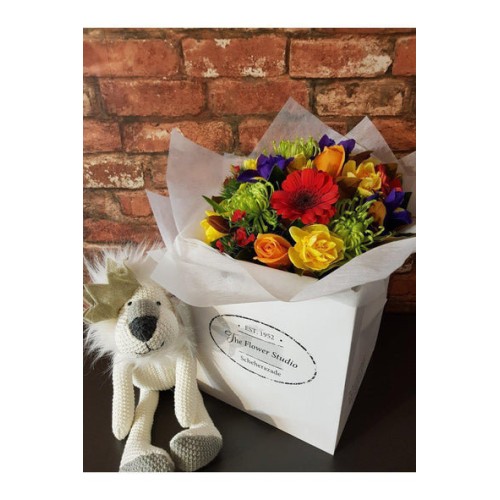 Flowers sent with a Soft toy