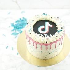 TikTok Pie (12 - 15 Persons (18cm))