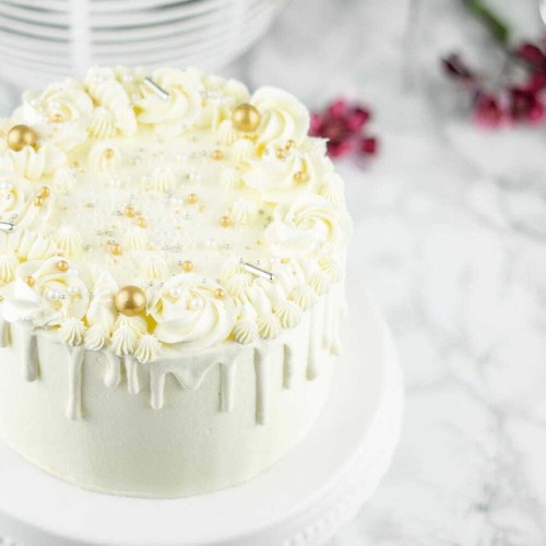 Elegant White / Gold Cake (6 - 10 Persons (15cm))