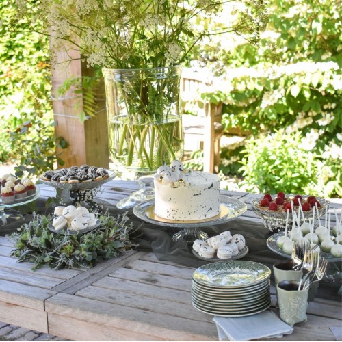 Greenery Box: Cake & Sweets (75 persons)