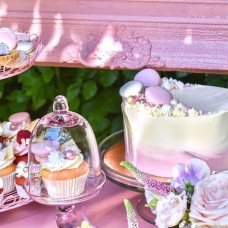 Pink Lush Box: Cake & Sweets (25 persons)