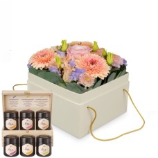 Flowerbox «Barcelona» (15 cm) with Bee-Family honey gift set