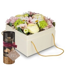 Flowerbox «Madeira» (15 cm) with Gottlieber cocoa almonds and hanging gift tag «Good Luck»