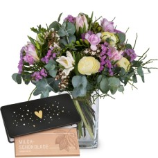 Tender Spring Greetings with Munz bar of chocolate «Heart» (Minimum)