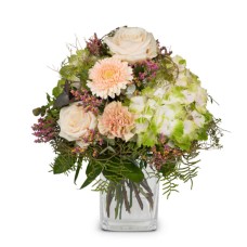 Romantic Hydrangea Bouquet (Minimum)