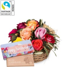 A Basket Full of Fairtrade Max Havelaar-Roses with Munz bar of chocolate Â«Happy BirthdayÂ» (Premium)