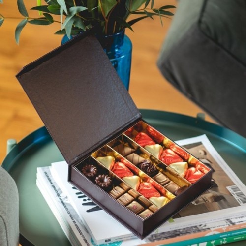 TO LOVE WITH LOVE -32 Chocolates