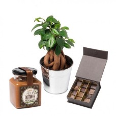 Flowers, Chocolates And Champagne (75 Cl)