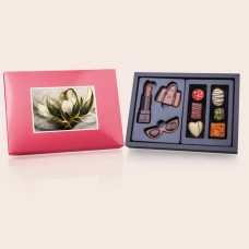 Chocolates with photos - female figurines and pralines