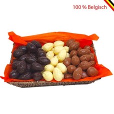 Easter basket with 2 kg of Belgian chocolate Easter eggs