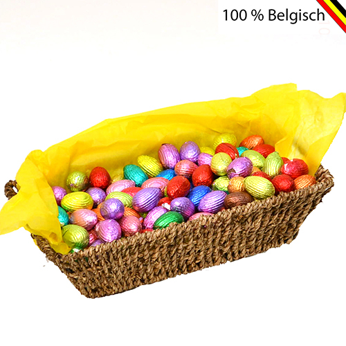 Easter basket with 1.5 kg wrapped Easter eggs