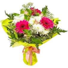 Fresh mixed flower bouquet