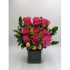 9 Roses Square Vase