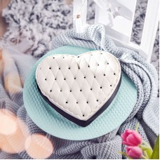 Deluxe Valentine's Day Cake, Black (Medium (25 × 24 cm(15 pieces)))