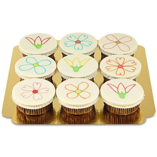 Cupcakes with cake pens