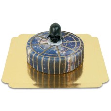 Darth Vader on space cake (Small ((18 cm) 6-8 slices))