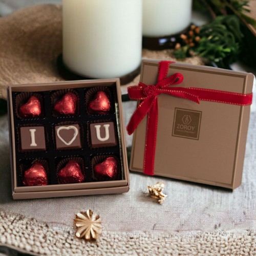Box of 9 Love stories- contains hearts and I Love You chocolates